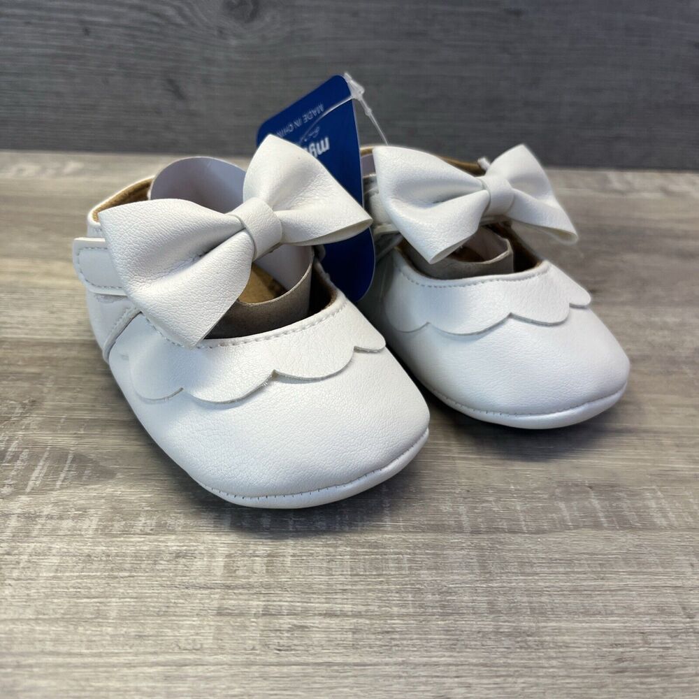 White Leather Baby Shoes Size 12-18 mos Bow Hook & Loop Closure MYGGPP New